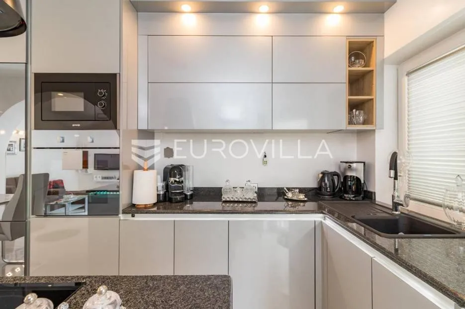 medulin, trosoban stan sa bazenom, privatni parking, neto korisna površina 80 m² - slika 2