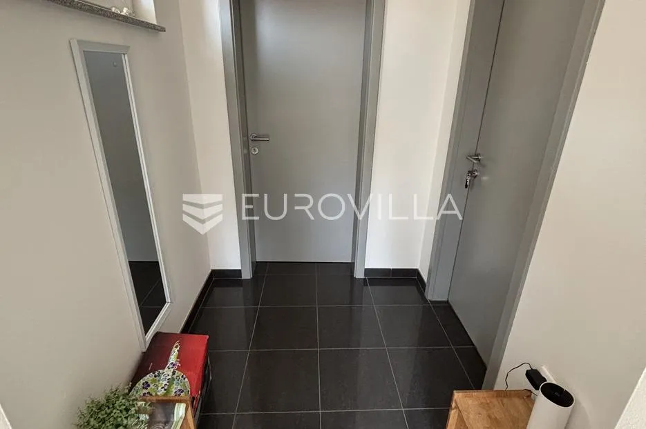 medulin, apartmanska kuća sa sedam stanova na mirnoj lokaciji - slika 41