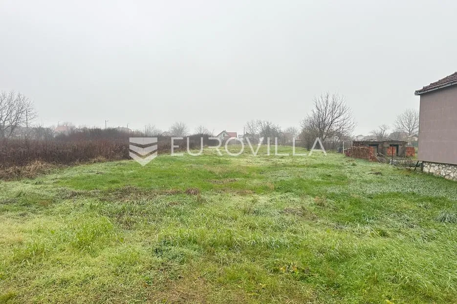 vinkovci, mirkovci, atraktivno zemljište 817 m² površine - slika 2