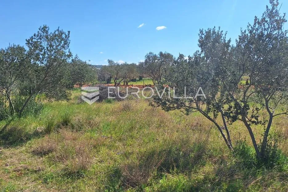šibenik, uređeno građevinsko zemljište, 1525 m² - slika 1
