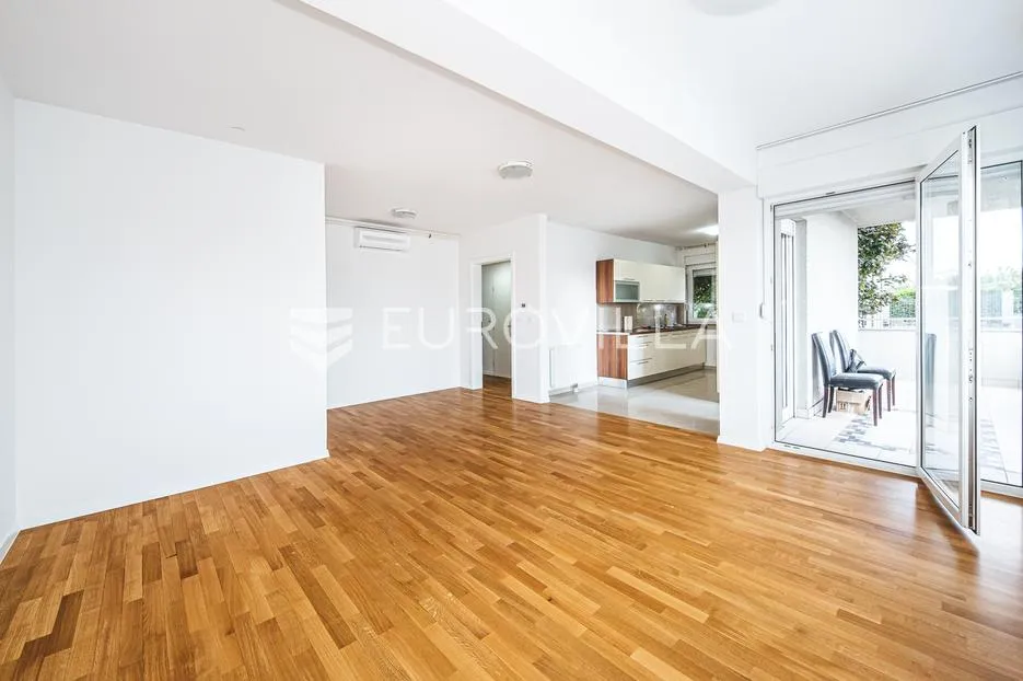Zagreb, Remete, trosobni stan na Bukovačkoj cesti, NKP 96 m². - Gornji Bukovac