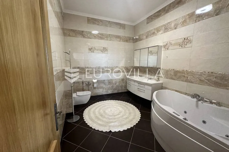 premantura, prekrasan penthaus 185 m² s panoramskim pogledom - slika 31
