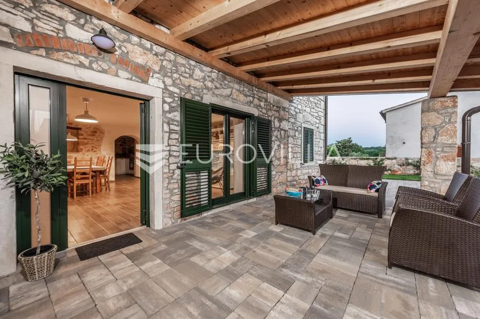 istra, umag, autentična istarska kamena kuća 260 m², okružena zelenilom, 1349 m² okućnice - slika 17