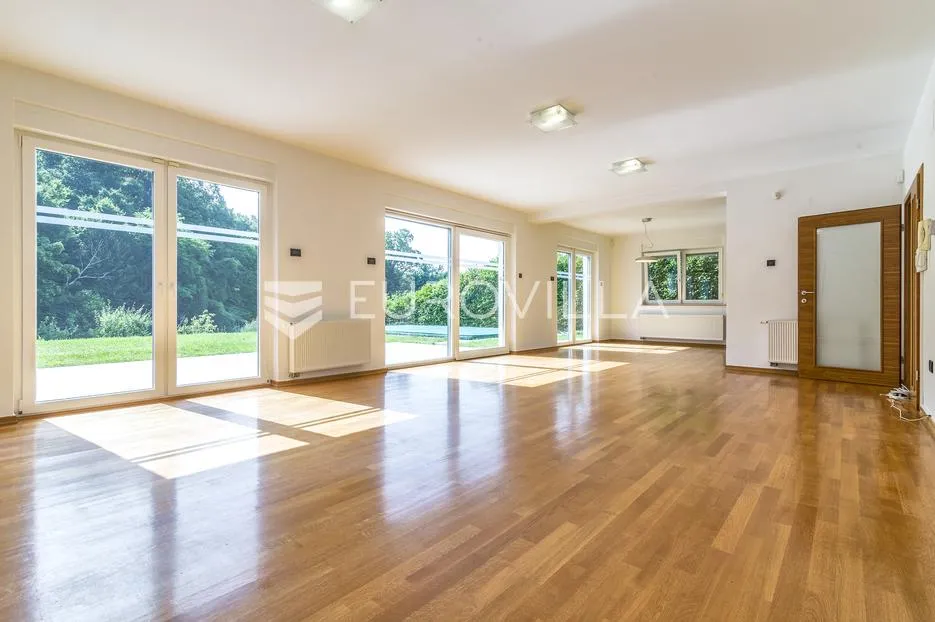 zagreb, šestine, prekrasna kuća s velikim vrtom i bazenom 300 m2 - slika 2