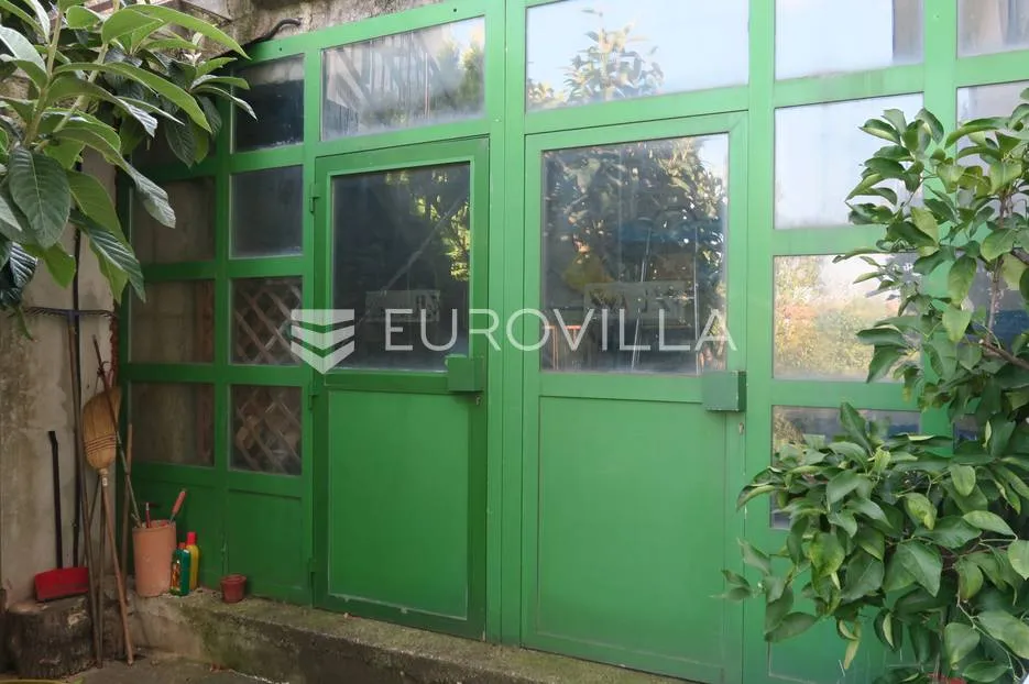 zagreb, zelenjak, obiteljska kuća 500m2 - slika 11
