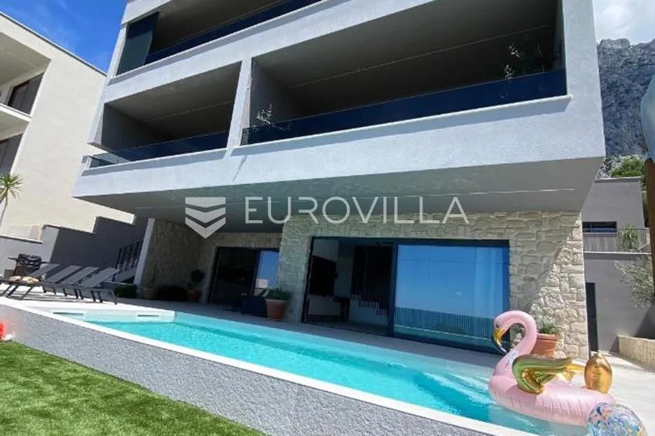 Makarska, moderna vila s tri stambene jedinice - Veliko Brdo, Makarska