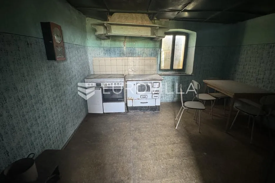 tinjan, kamena stancija u srcu istre - slika 26