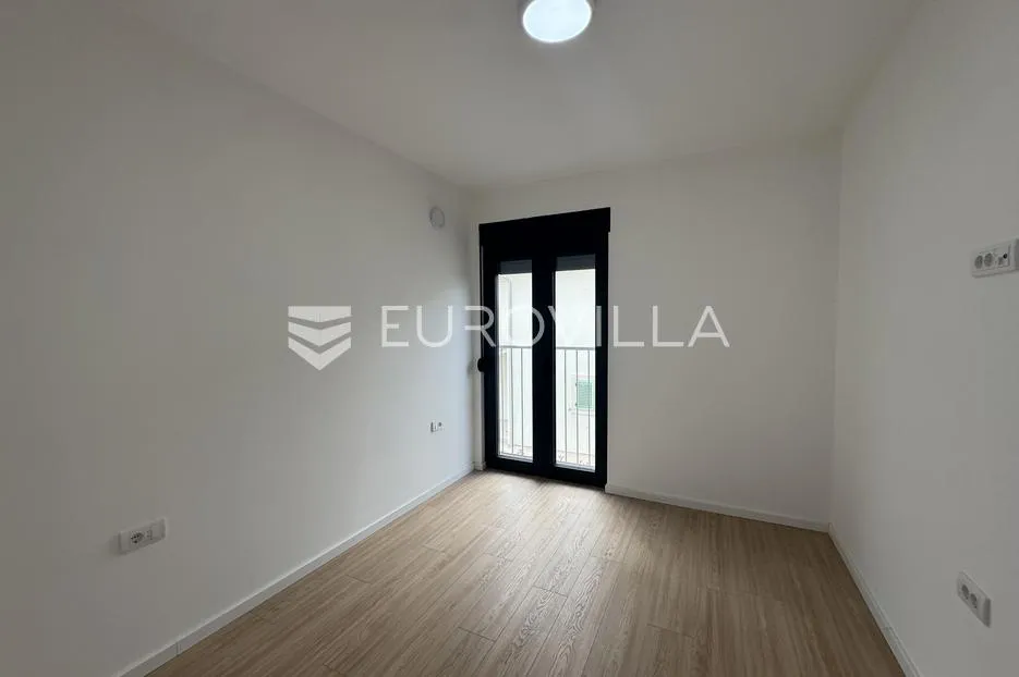istra, poreč, dvojna kuća 168 m² s 4 spavaće sobe i 3 parkirna mjesta - slika 12