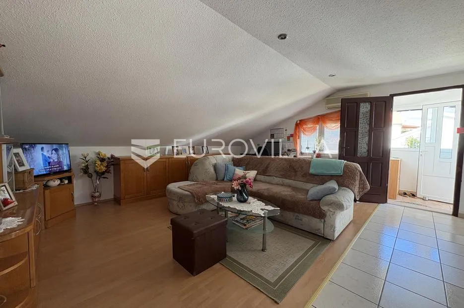vodice, kuća s 5 apartmana, 278 m² - slika 3