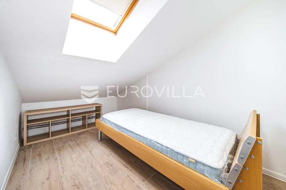 zagreb, jarun, funkcionalan trosoban stan 50 m² u potkrovlju - slika 8