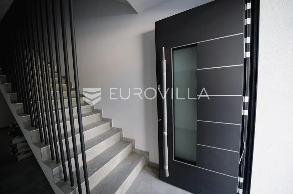 zadar, crno, moderan trosoban stan s bazenom, 95 m² - slika 8