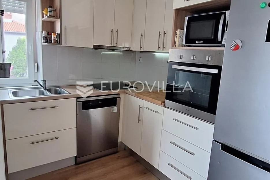pula, centar: adaptiran trosoban stan 51 m², 100 m od arene, 1. kat, vrhunska lokacija - slika 5