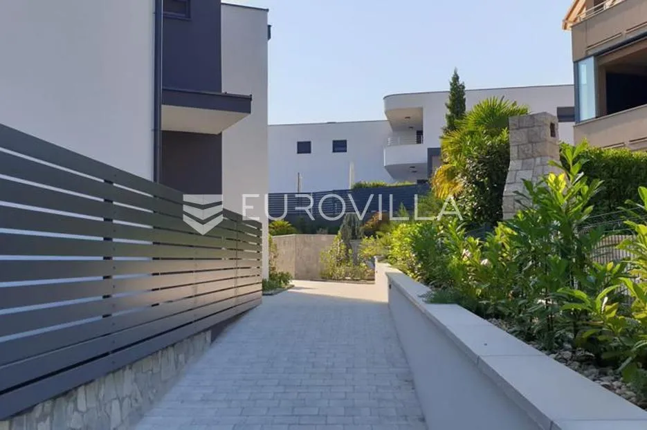 otok krk, malinska, luksuzna kuća s bazenom nkp 180m2 - slika 5