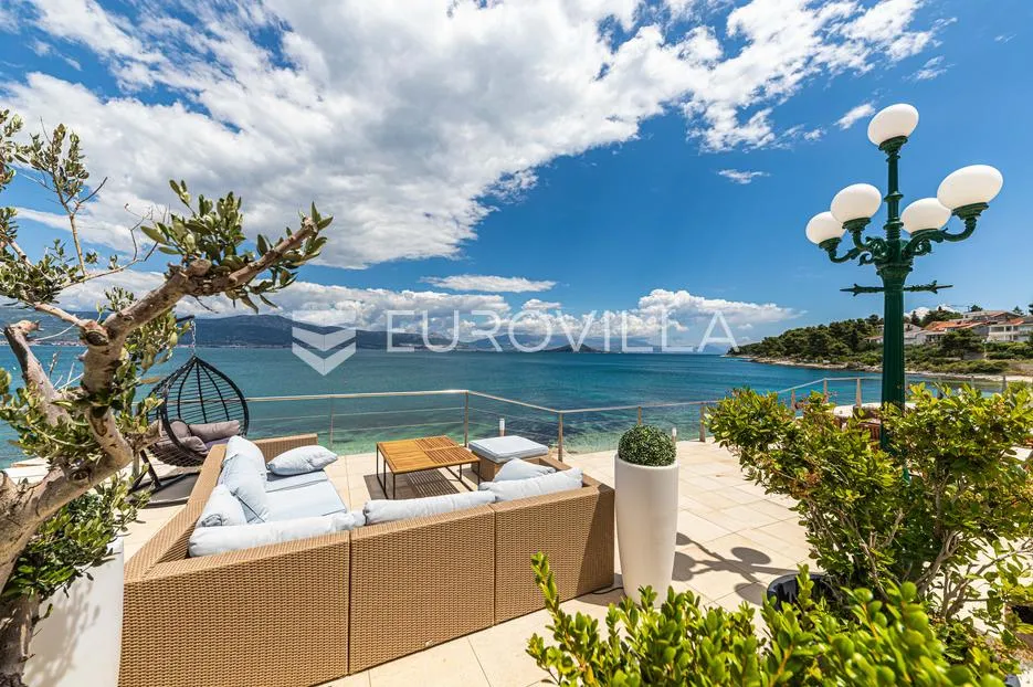 otok čiovo - prekrasna vila direktno na plaži - slika 2