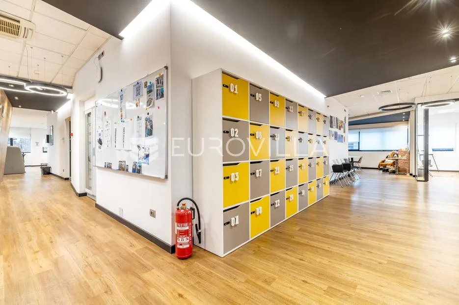 zagreb, avenija dubrovnik, novouređen poslovni prostor 565,58 m² - slika 4