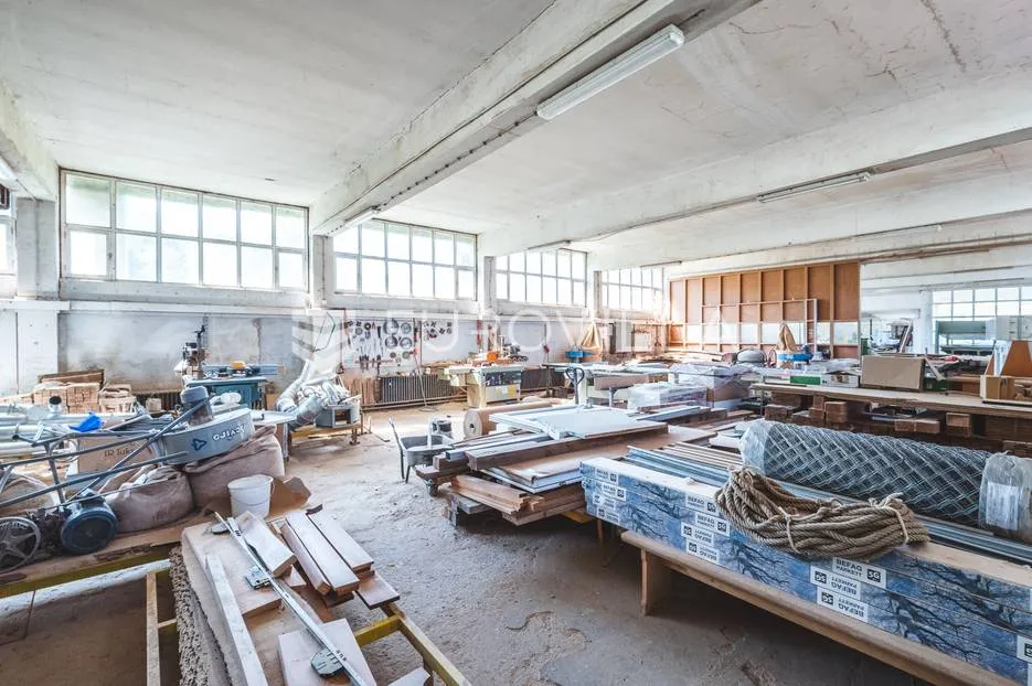 hrvatska kostajnica, industrijsko, proizvodno, uredska hala 914,29 m² na parceli 1417 m² - slika 8