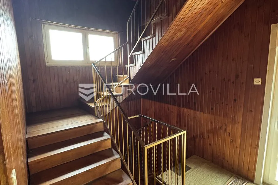 nova gradiška, naselje hasana kikića, prostrana obiteljska kuća cca. 216 m² - slika 10