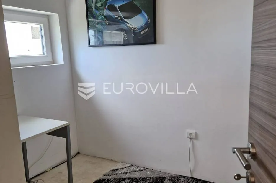 svetvinčenat, prizemnica s bazenom u mirnom naselju - slika 25