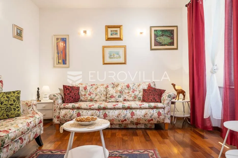 split, bačvice, dvosoban stan na odličnoj lokaciji - slika 9