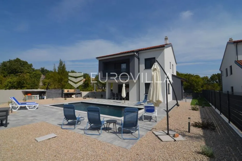 Otok Krk, Gostinjac, novouređena vila s bazenom - Gabonjin