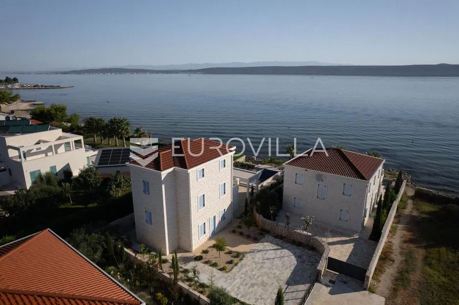 otok pašman, dobropoljana, klasična kamena vila u prvom redu do mora - slika 36
