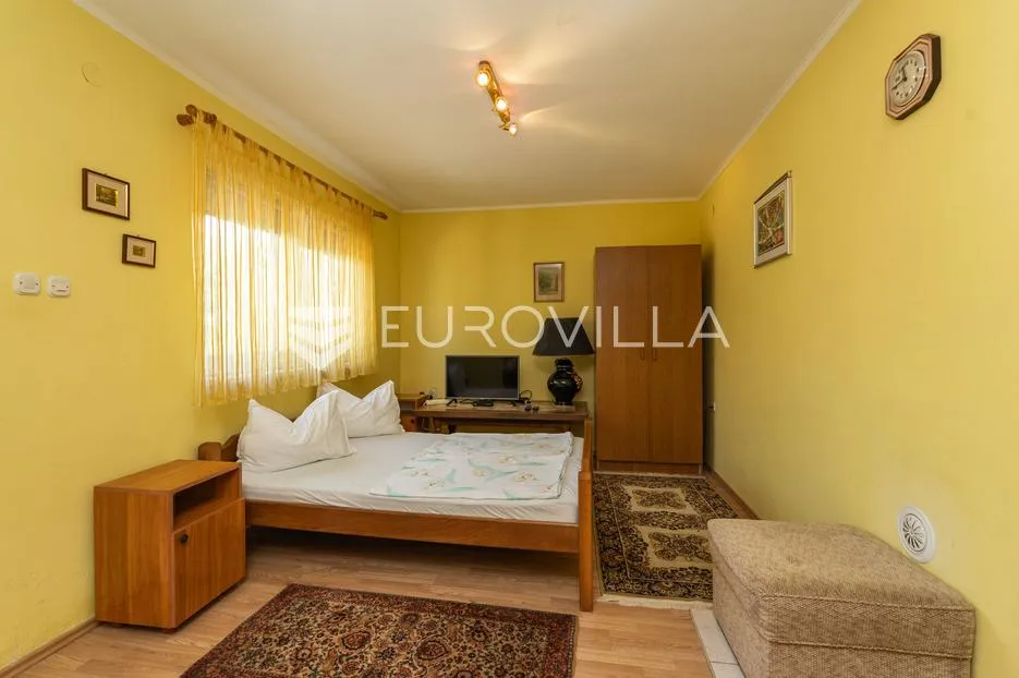 pelješac, sreser, kuća s dvorištem - slika 7