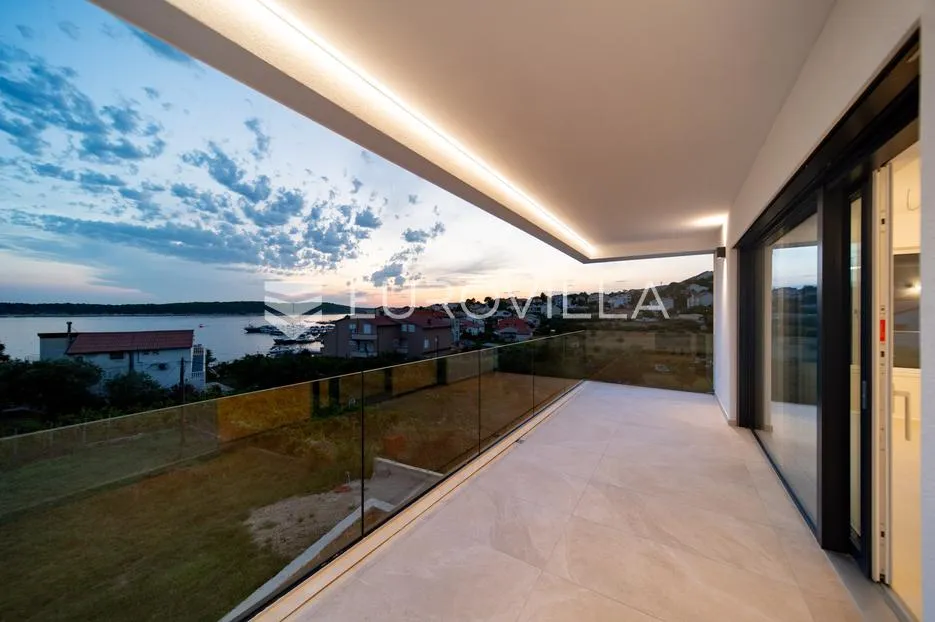 otok rab, barbat, moderan penthouse 107 m², krovna terasa - slika 5