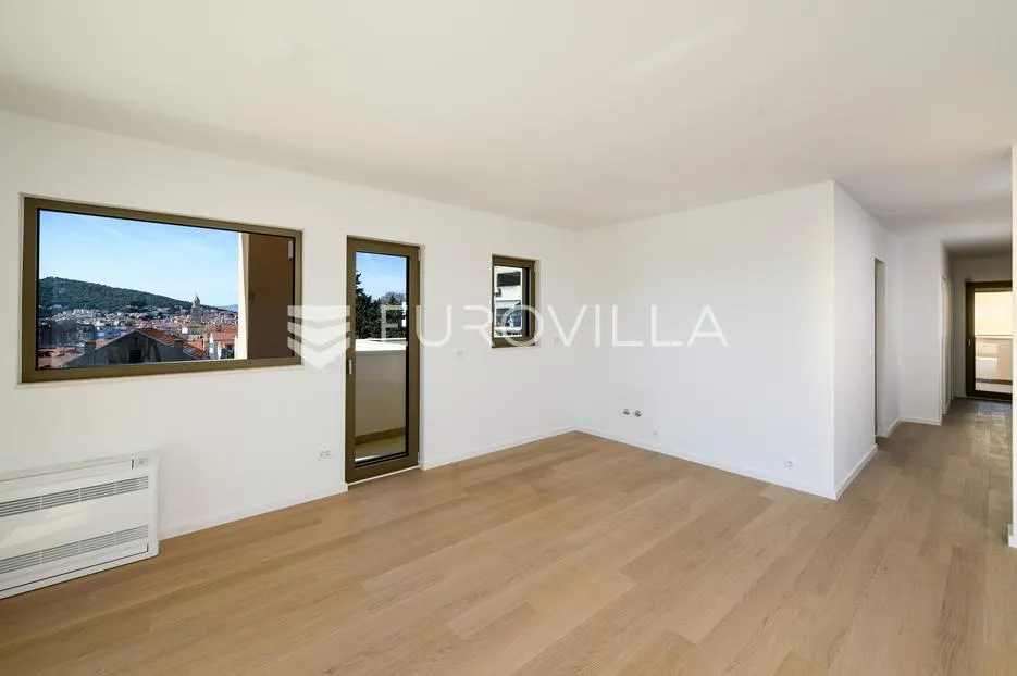 split, prekrasan penthouse s pogledom na more i grad - slika 3