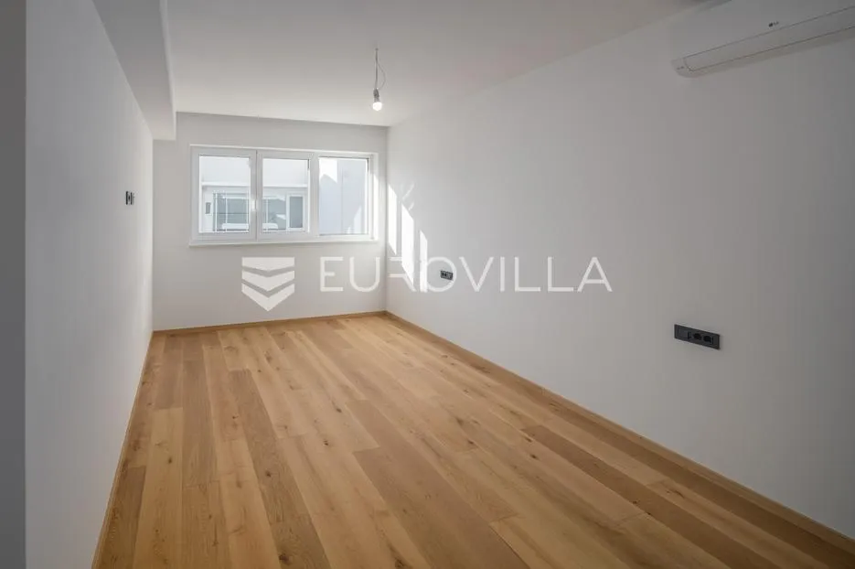 istra, rovinj, stan na dvije etaže, na prvom katu s 4 spavaće sobe, liftom i krovnom terasom - slika 5