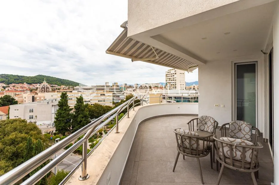 split, centar, trosoban stan s duplom garažom - slika 23