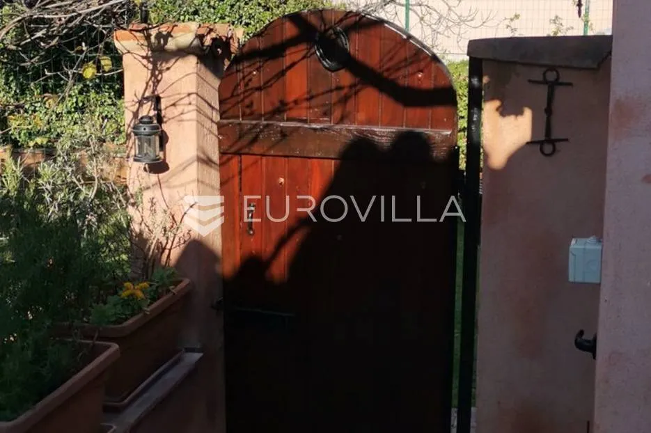 istra, rovinj, kuća s dva apartmana i vrtom 232 m2 u centru rovinja - slika 28