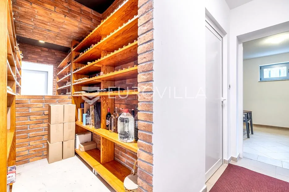 sveta nedjelja, centar prekrasna samostojeća kuća 335 m² na parceli 763 m² - slika 17