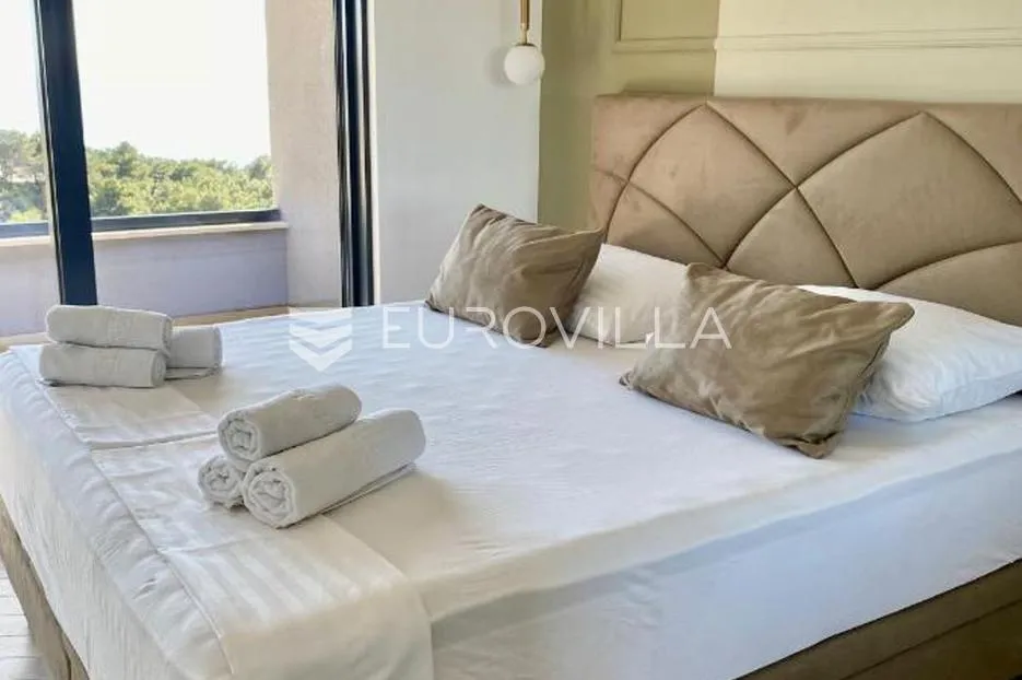 makarska, moderna vila s tri stambene jedinice - slika 6