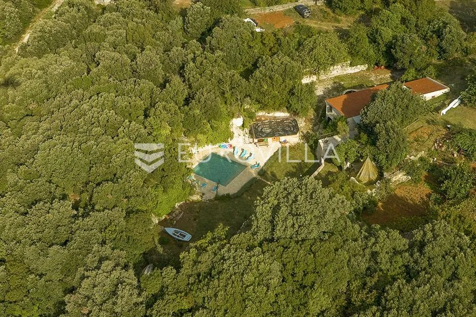 Istra, Pula, kuća za odmor s vlastitom šumom - Vintijan
