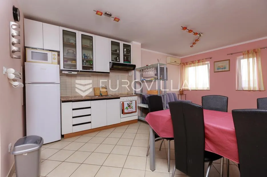 novi vinodolski, dvosobni stan od 54 m² s prekrasnim pogledom i potkrovljem od 30 m² - slika 2