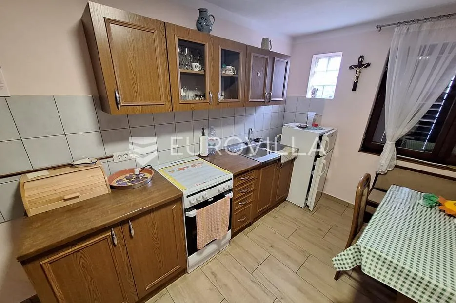 slunj, taborište, kuća 440 m², 3 stana, gospodarska zgrada, mirna lokacija - slika 9