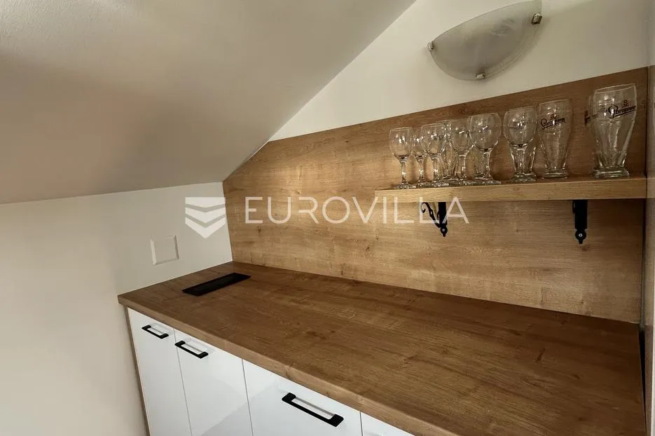 zadar, diklo, uređen dvosobni stan na drugom katu, 74 m² - slika 2