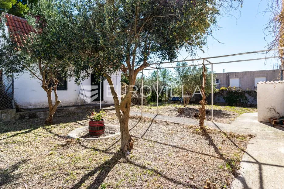 kaštel sućurac, kuća s tri stambene jedinice - slika 26