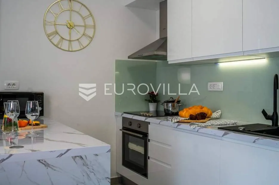 istra, poreč, vila s bazenom i vrtom - slika 28