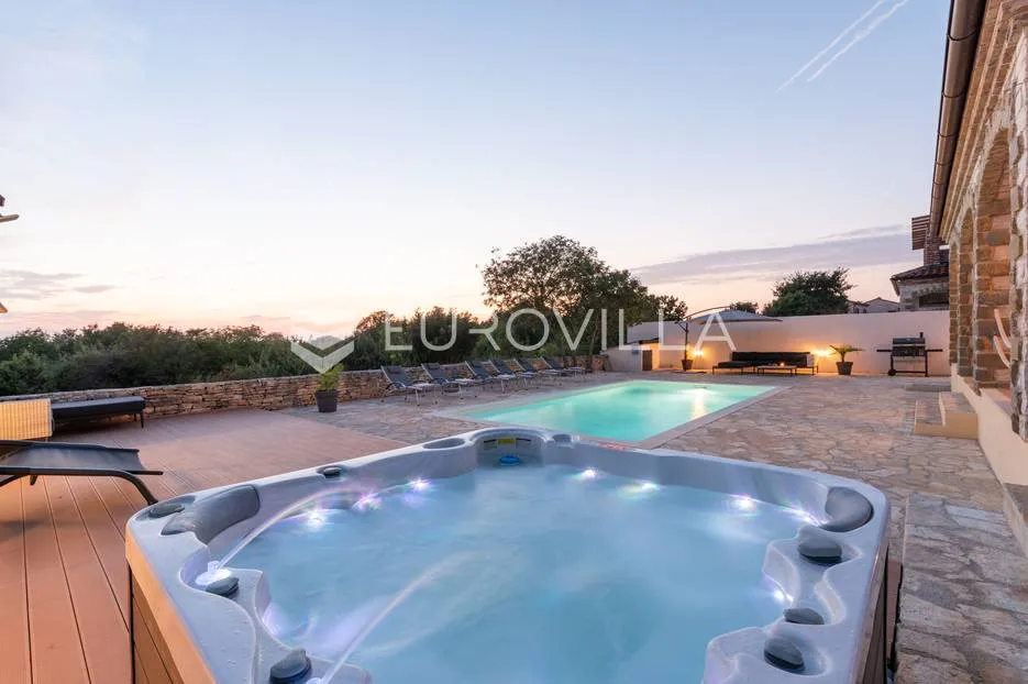 istra, svetvinčenat, prekrasna kamena katnica s bazenom 32 m² i jacuzzijem, 155 m² - slika 4