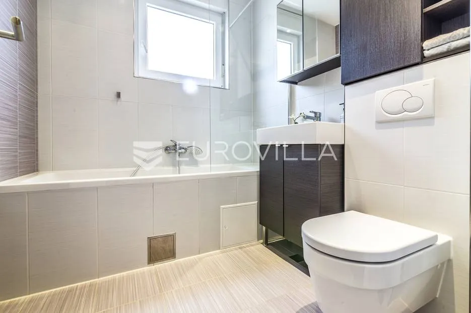 gračanska cesta, novouređen dvosoban stan 60 m², balkon parking fix režije - slika 9