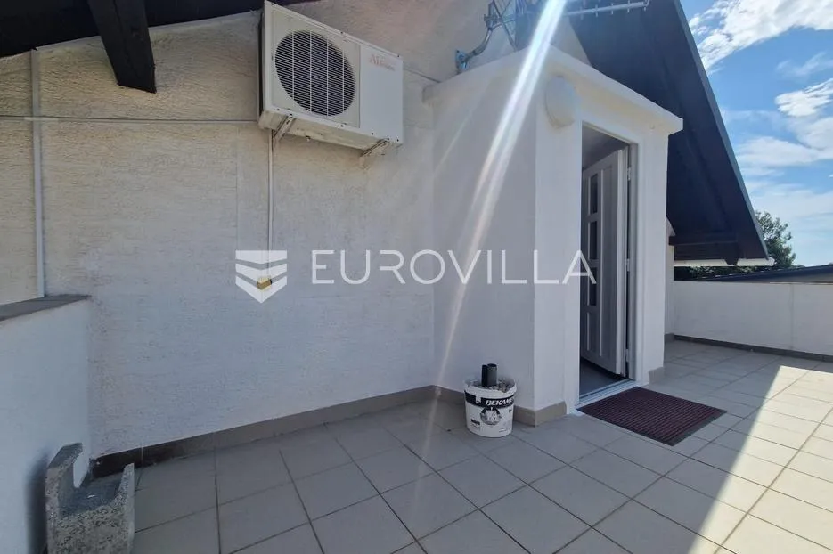 vir, samostojeća katnica s dva apartmana - slika 30
