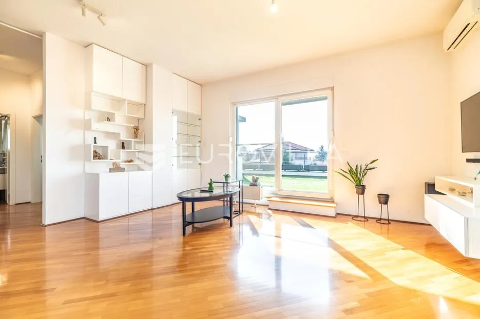 zagreb, stenjevec, borčec, prekrasan trosoban stan 112 m² - slika 2