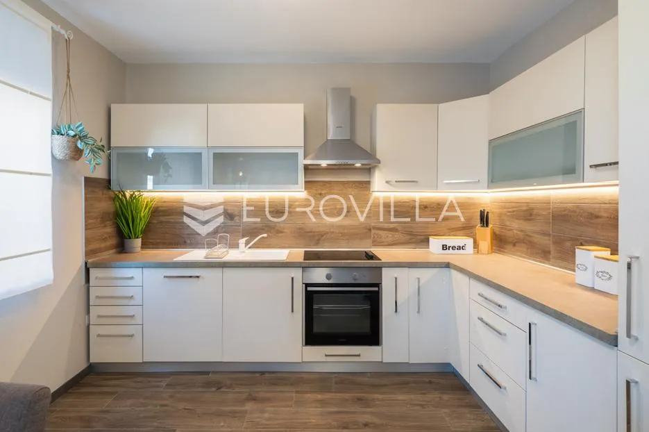pag prekrasna villa sa pogledom na more 350 m² na 200 metara od mora - slika 38