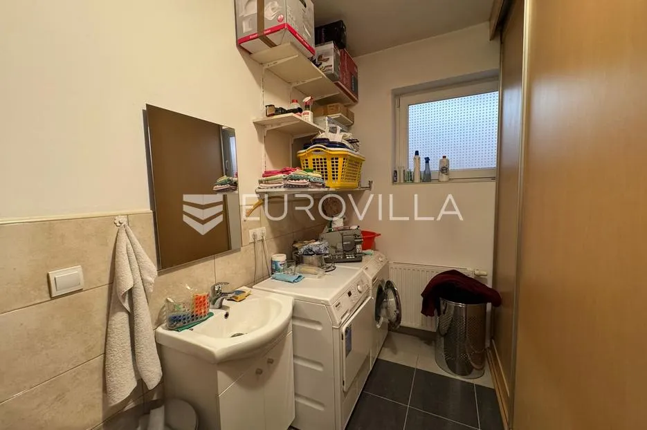 đakovo, vrhunska prizemnica, elegancija i prostranost na 267 m² - slika 28