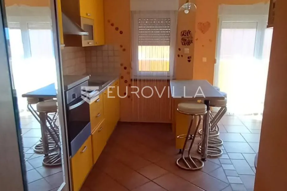 pag, novalja, tri apartmana u stambenoj zgradi - slika 15