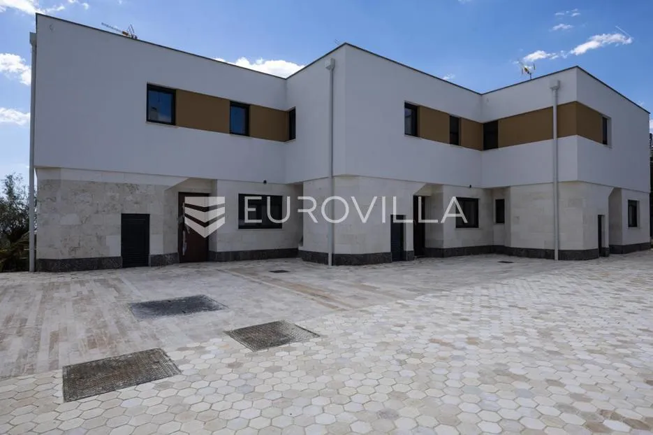primošten, trojna vila s prekrasnim pogledom na more - slika 20