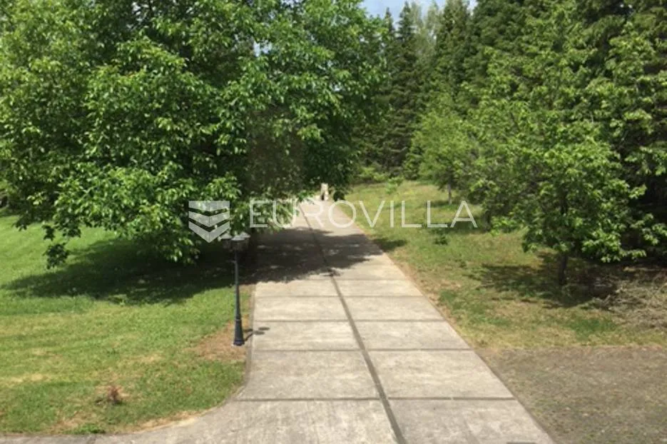rakovica, plitvička jezera, obiteljska kuća 600 m² na zemljištu 41416 m² - slika 7