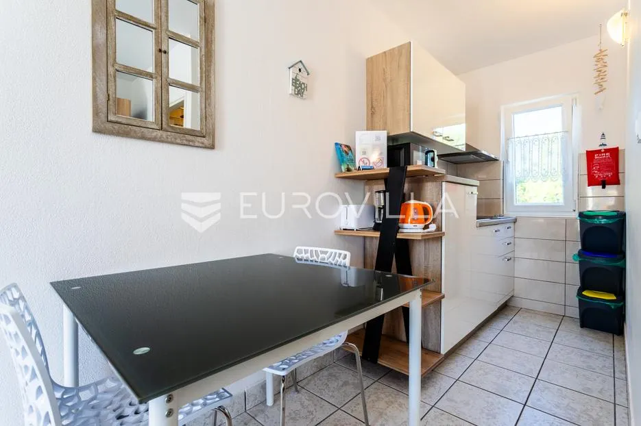 vinišće, samostojeća apartmanska kuća ukupne površine 259 m2 - slika 5