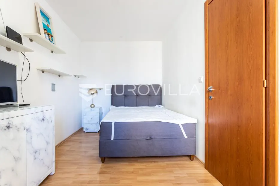 split, dubrovačka ulica - odličan stan s garažom (87 m2) - slika 13